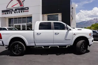 2022 RAM 2500 photo 3