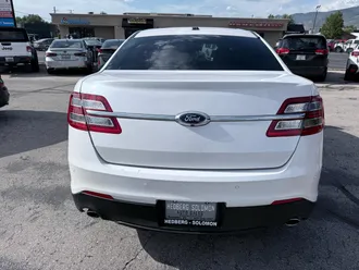 2018 Ford Taurus photo 4