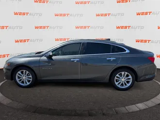 2018 Chevrolet Malibu photo 2