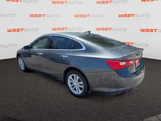 2018 Chevrolet Malibu photo 3