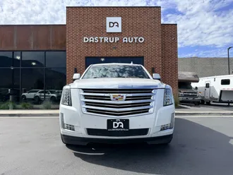 2017 Cadillac Escalade photo 2
