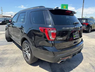 2016 Ford Explorer photo 3