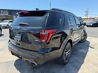 2016 Ford Explorer photo 5