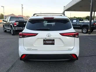 2021 Toyota Highlander photo 4