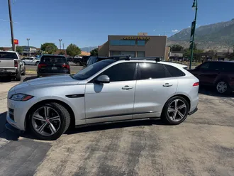 2017 Jaguar F-Pace photo 2
