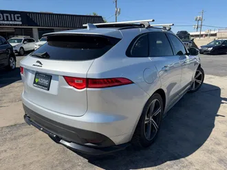 2017 Jaguar F-Pace photo 5