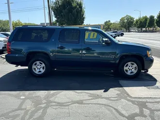 2007 Chevrolet Suburban photo 2
