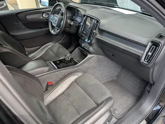2021 Volvo XC40 Recharge Pure Electric P8 photo 4
