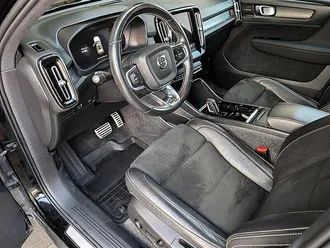 2021 Volvo XC40 Recharge Pure Electric P8 photo 2