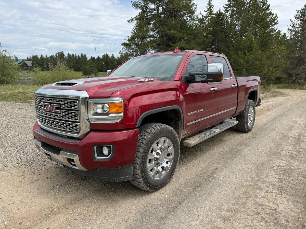 2019 GMC Sierra 2500HD 4WD Crew Cab 153.7" Denali