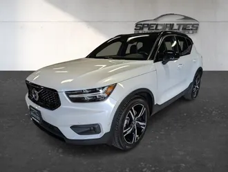 2019 Volvo XC40 T5 R-Design photo 5