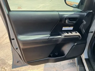 2019 Toyota Tacoma TRD Off-Road photo 5