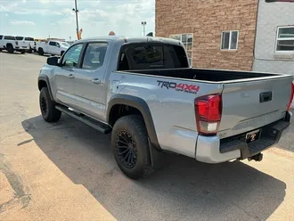 2019 Toyota Tacoma TRD Off-Road photo 4