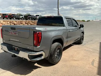 2021 GMC Sierra 1500 SLT photo 4