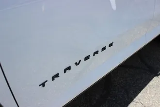 2026 CHEVROLET TRAVERSE photo 2