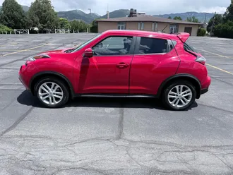 2015 Nissan Juke photo 2