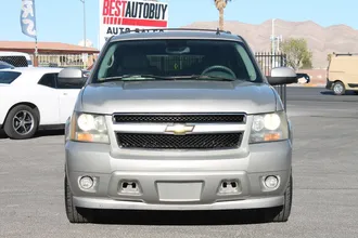 2007 Chevrolet Suburban photo 2