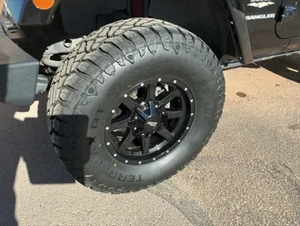 2010 Jeep Wrangler Sahara photo 5
