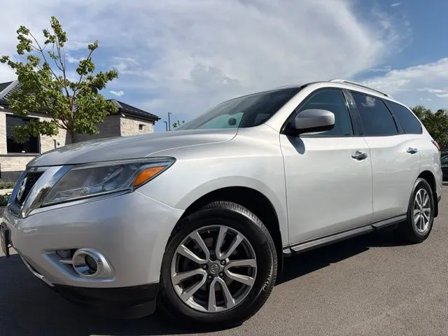 2016 Nissan Pathfinder SV