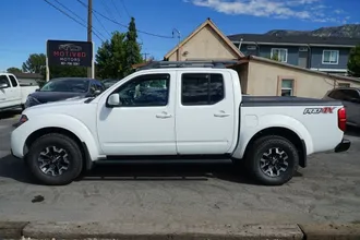 2016 Nissan Frontier Crew Cab photo 3