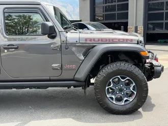 2023 Jeep Gladiator photo 3