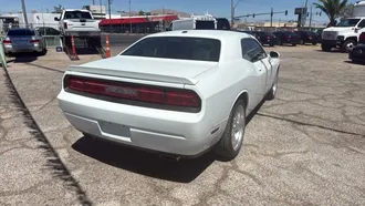 2011 Dodge Challenger photo 3