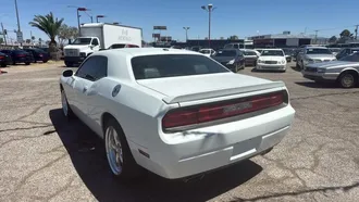 2011 Dodge Challenger photo 4