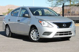 2015 Nissan Versa photo 2