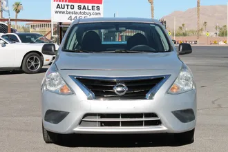 2015 Nissan Versa photo 3