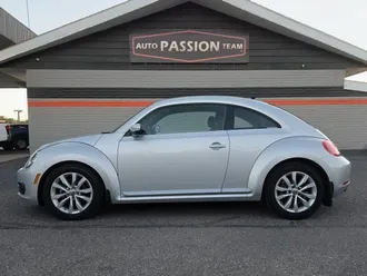 2013 Volkswagen Beetle photo 2
