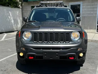 2018 Jeep Renegade Trailhawk photo 2