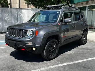 2018 Jeep Renegade Trailhawk photo 3