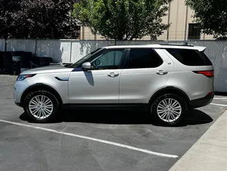 2017 Land Rover Discovery HSE Luxury photo 4