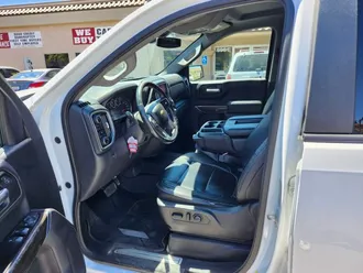 2019 Chevrolet Silverado 1500 Crew Cab photo 2