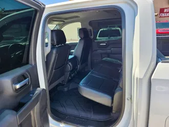 2019 Chevrolet Silverado 1500 Crew Cab photo 3