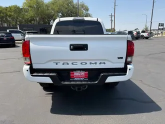 2019 Toyota Tacoma Double Cab photo 6