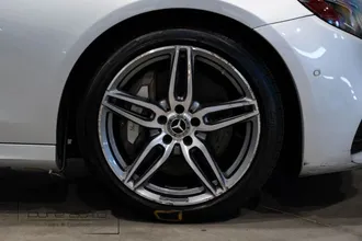 2018 Mercedes-Benz E-Class photo 4