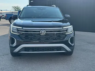 2024 Volkswagen Atlas photo 2