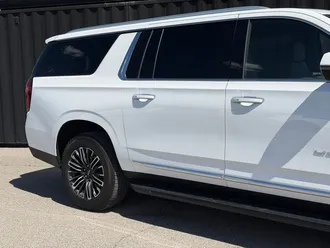 2025 GMC Yukon XL photo 5