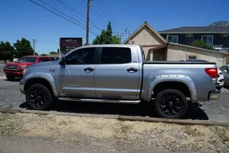 2008 Toyota Tundra CrewMax photo 3