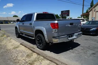 2008 Toyota Tundra CrewMax photo 5