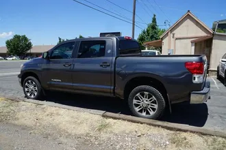 2012 Toyota Tundra CrewMax photo 4