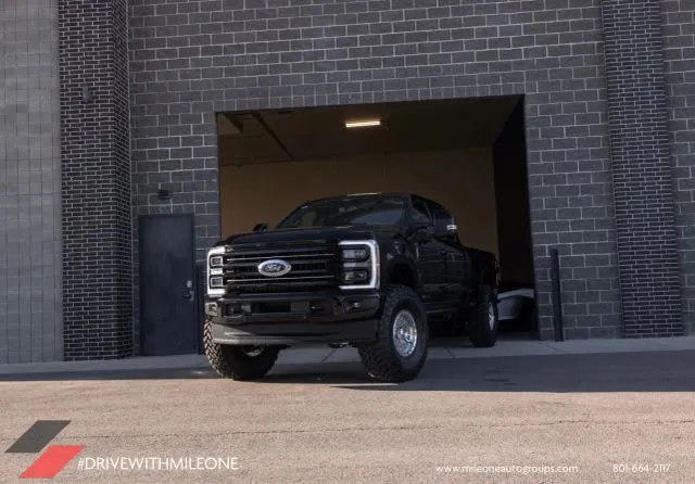 2025 Ford F350 Super Duty Crew Cab Platinum Pickup 4D 8 ft