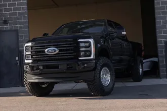 2025 Ford F350 Super Duty Crew Cab photo 2