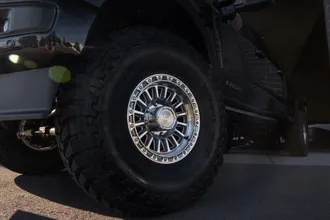 2025 Ford F350 Super Duty Crew Cab photo 5