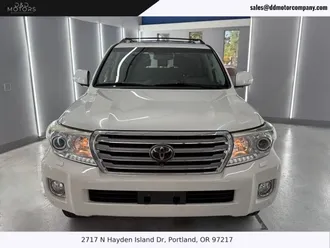 2013 Toyota Land Cruiser photo 2