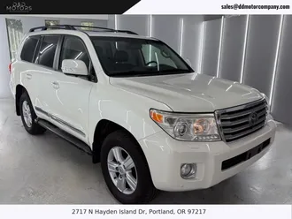 2013 Toyota Land Cruiser photo 3
