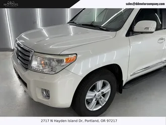 2013 Toyota Land Cruiser photo 4