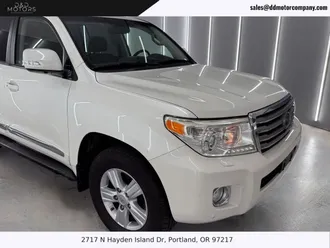 2013 Toyota Land Cruiser photo 5