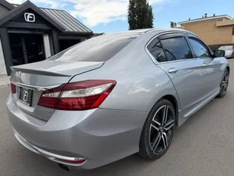 2017 Honda Accord photo 2